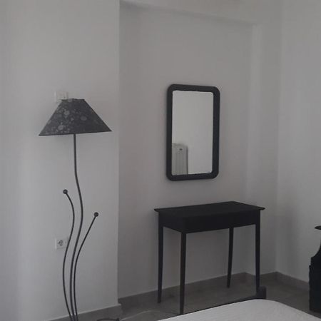 Central Apartments Eretria Bagian luar foto