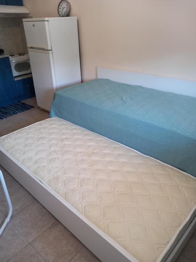 Central Apartments Eretria Bagian luar foto