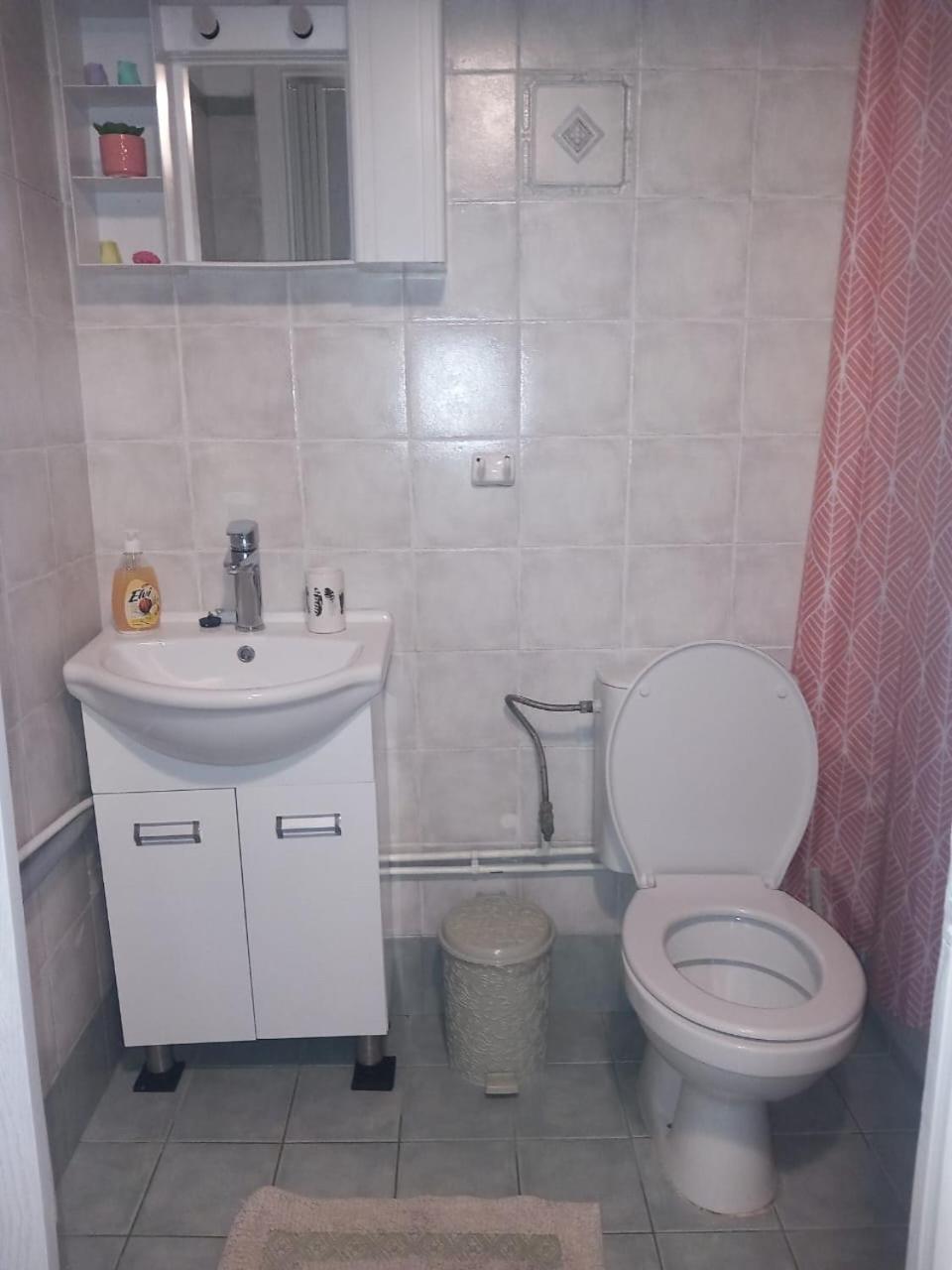 Central Apartments Eretria Bagian luar foto