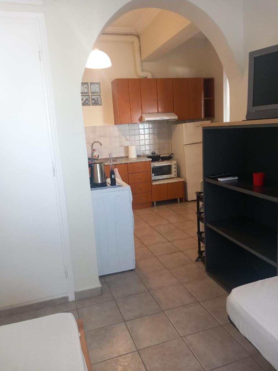 Central Apartments Eretria Bagian luar foto
