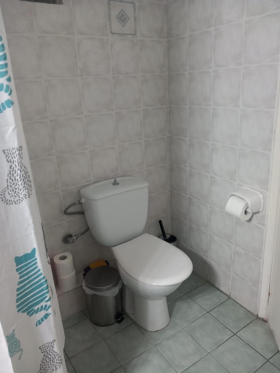 Central Apartments Eretria Bagian luar foto