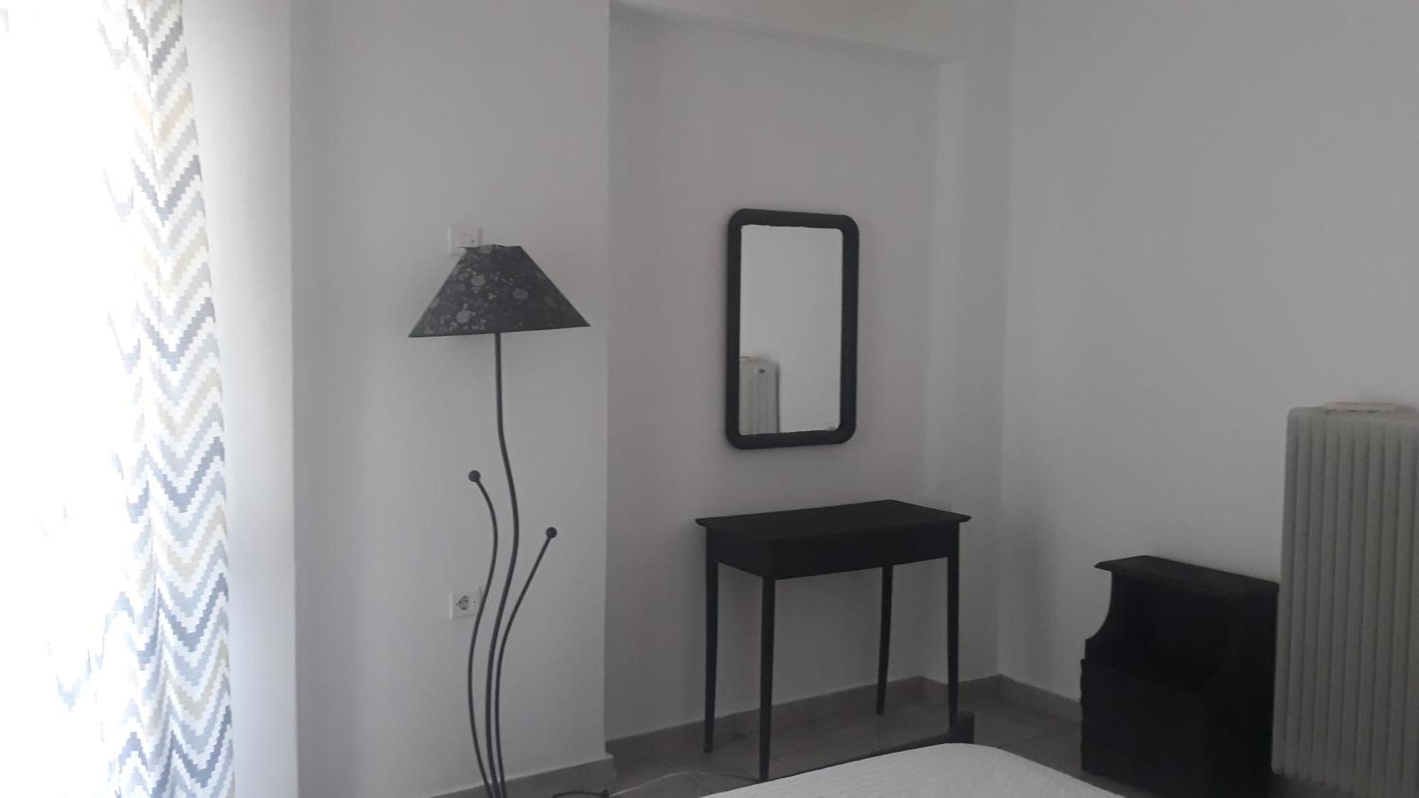 Central Apartments Eretria Bagian luar foto