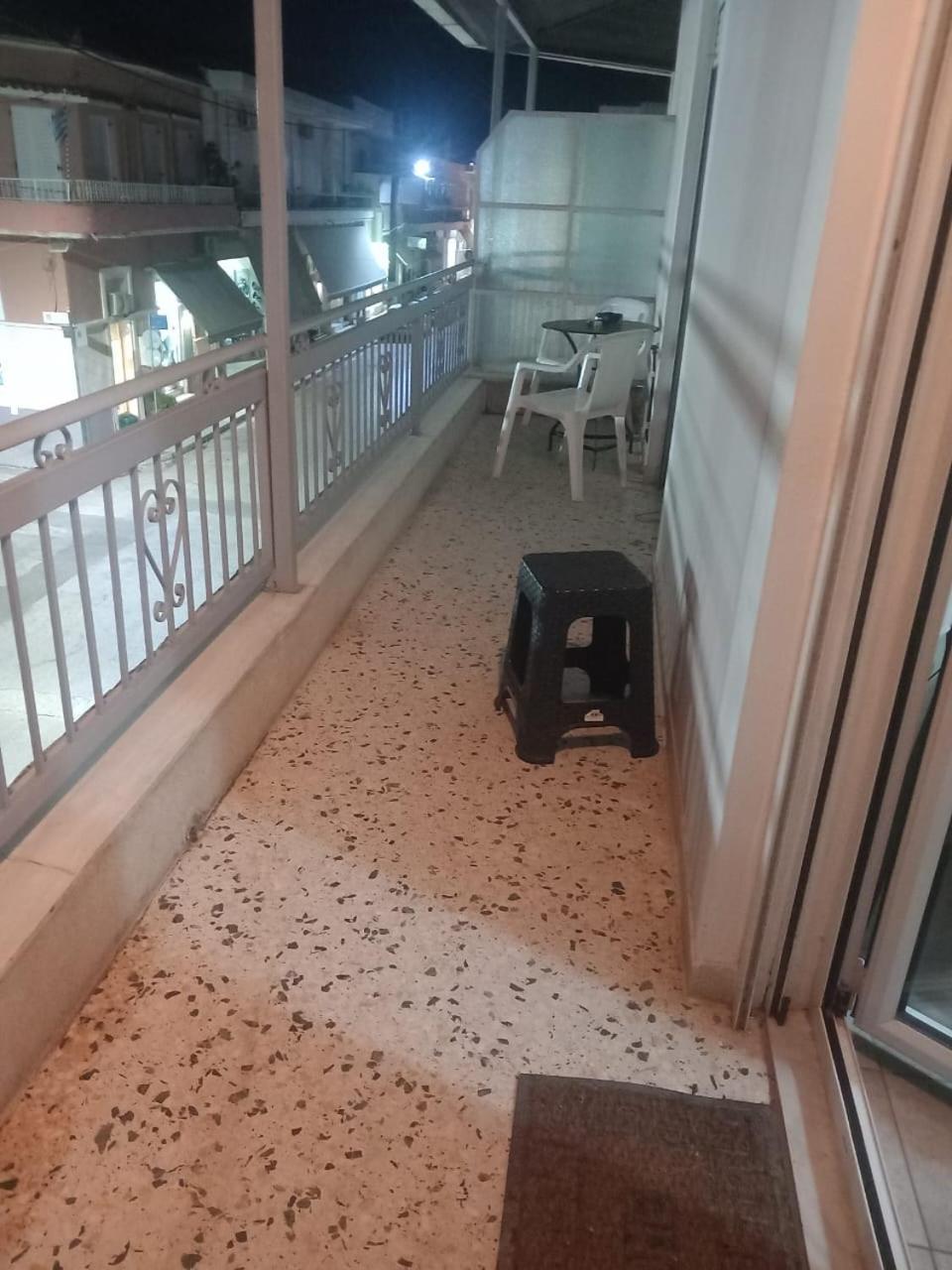 Central Apartments Eretria Bagian luar foto