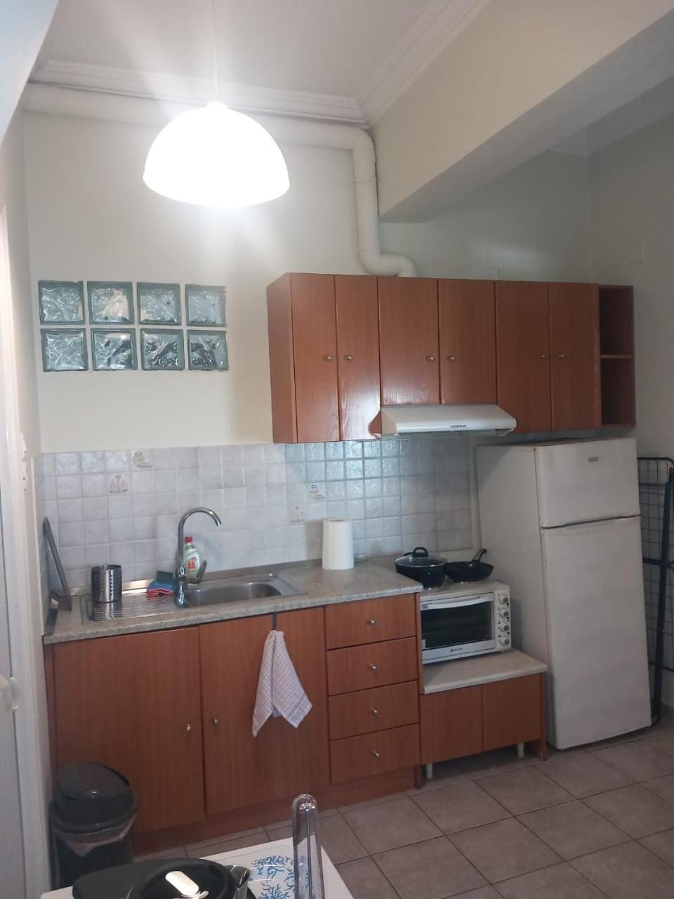 Central Apartments Eretria Bagian luar foto